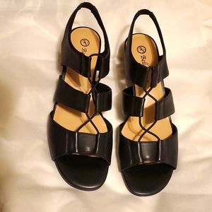 Bella Vita Women's Strappy Leather Sandals size 10